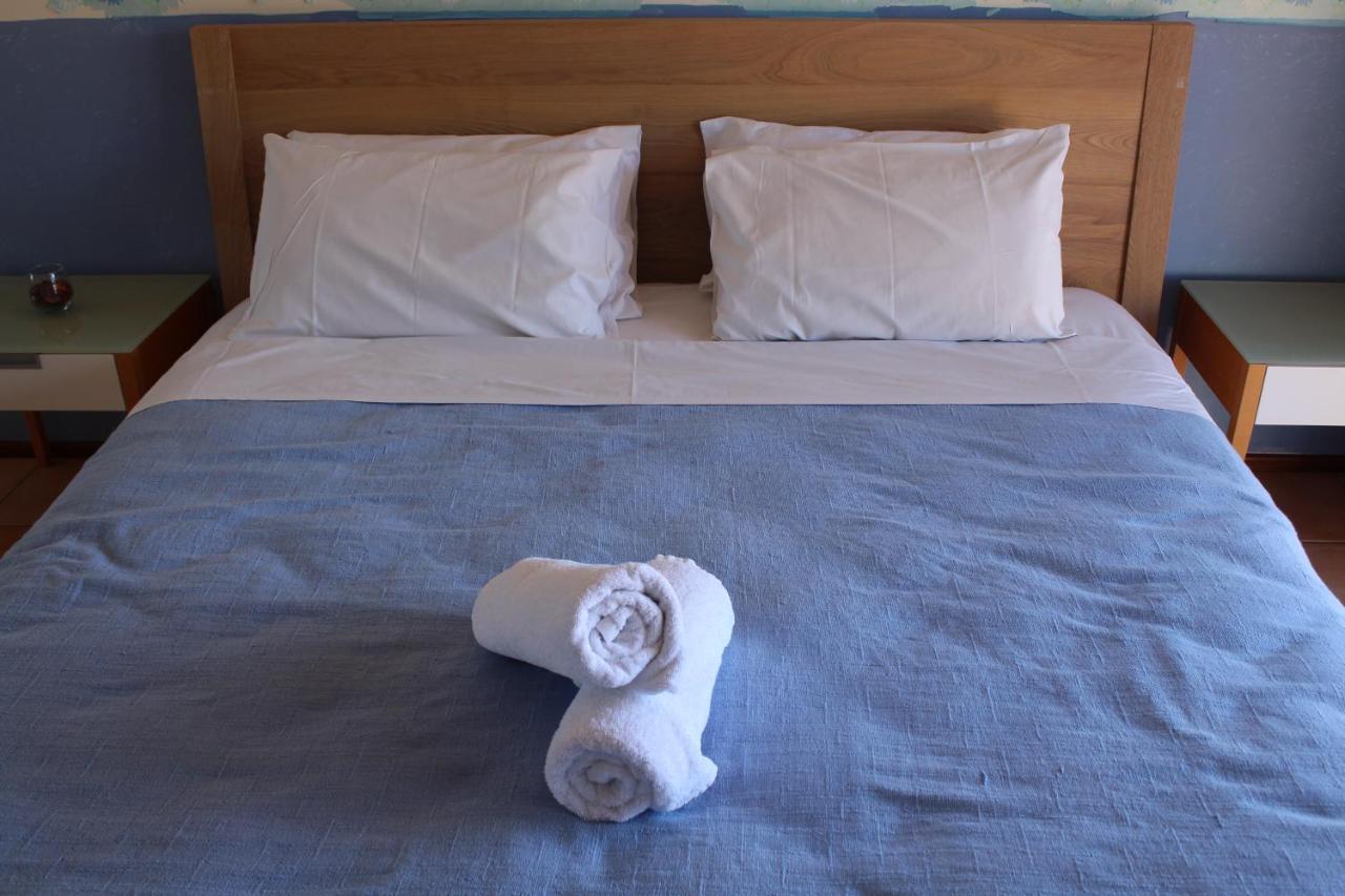 Motel Colonial Court Beachfront &