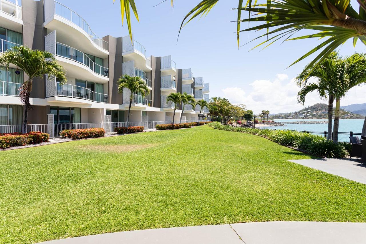 By The Sea Shore With Pool Apartment Airlie Beach