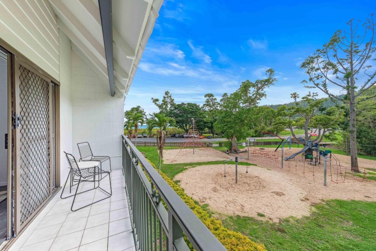 Modern Front * Airlie Beach