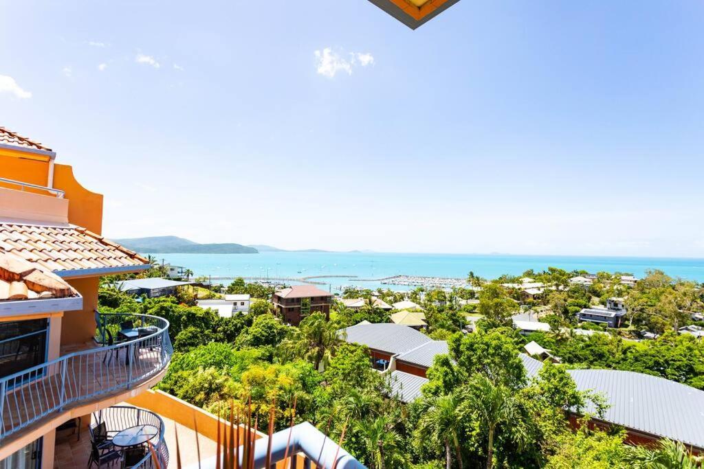 Star View 9, Pool, Wifi, Sleep 4, Views In Airlie Airlie Beach