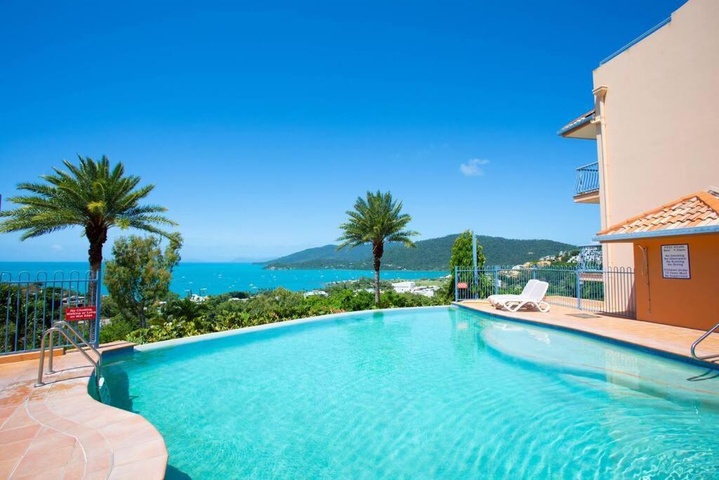 Star View 9, Pool, Wifi, Sleep 4, Views In Airlie * Airlie Beach