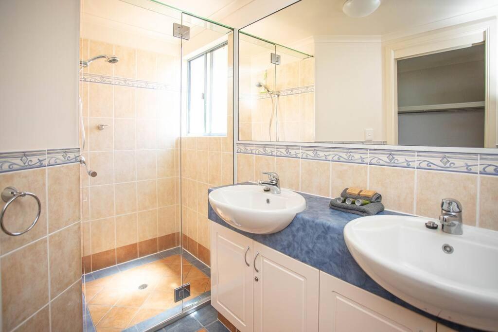 Star View 9, Pool, Wifi, Sleep 4, Views In Airlie * Airlie Beach