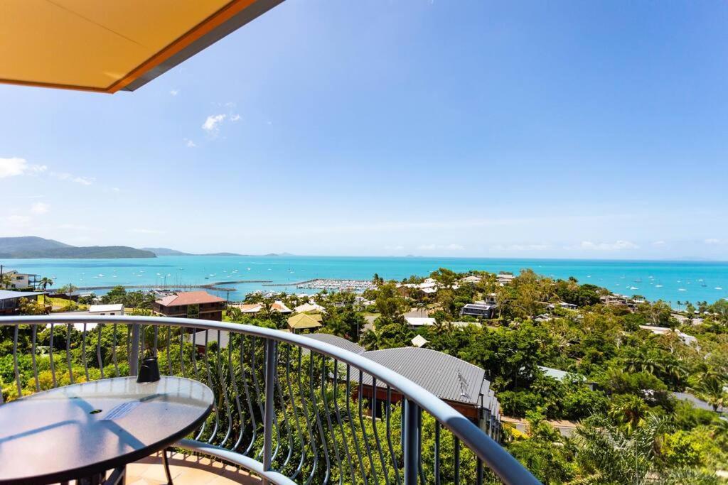 Star View 9, Pool, Wifi, Sleep 4, Views In Airlie Airlie Beach