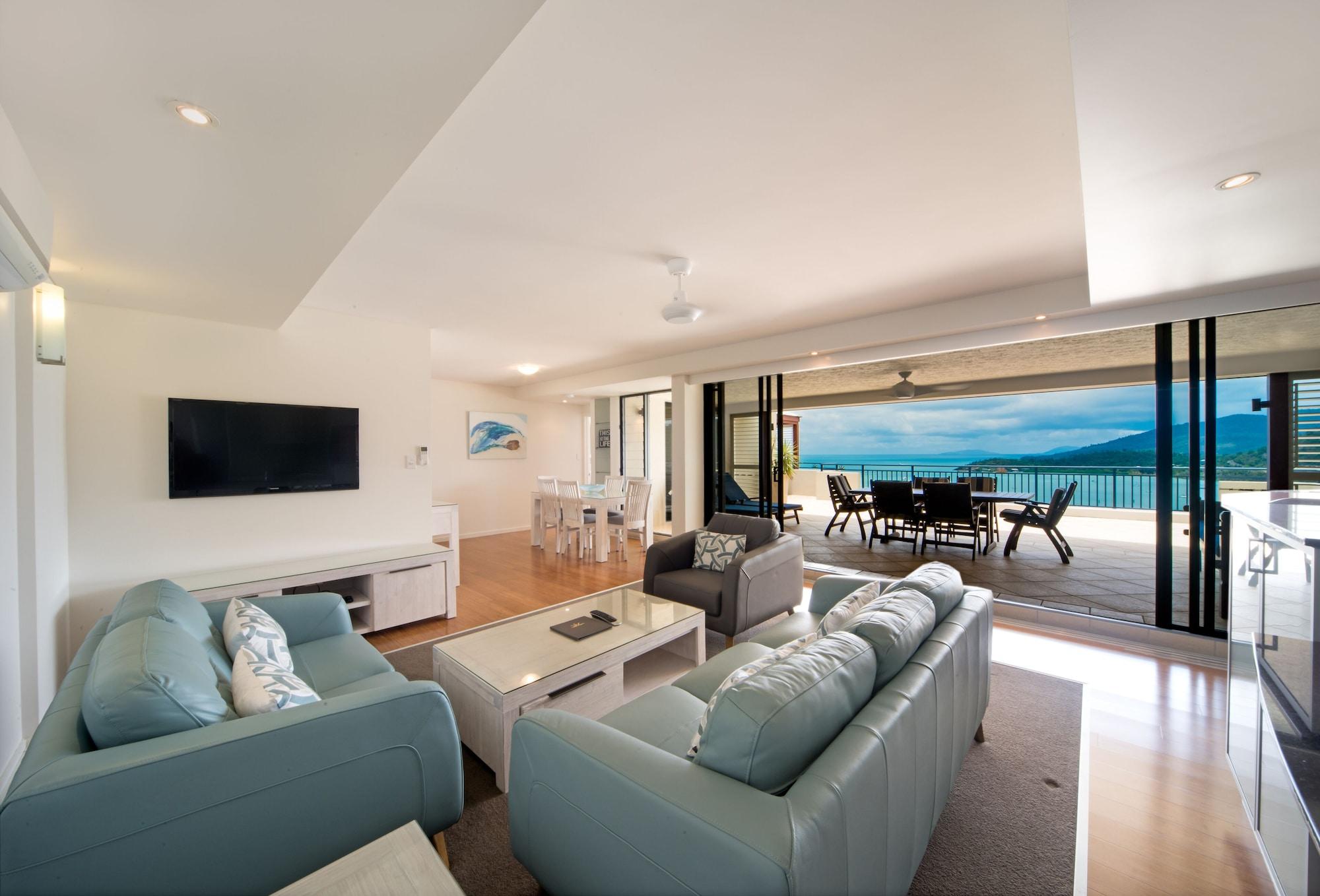 Pinnacles Airlie Beach