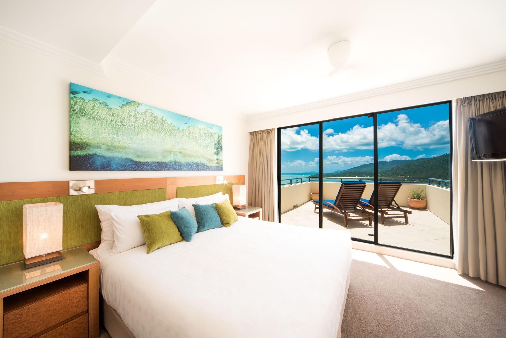 Pinnacles Airlie Beach