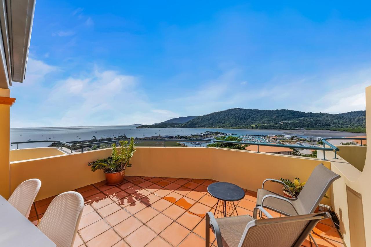 Magnificence At Airlie Apartment