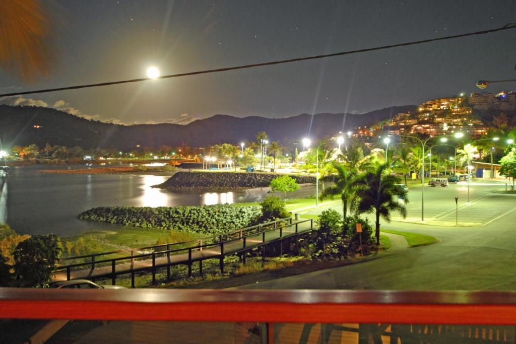 Airlie Waterfront Acomodação com café da manhã  4*