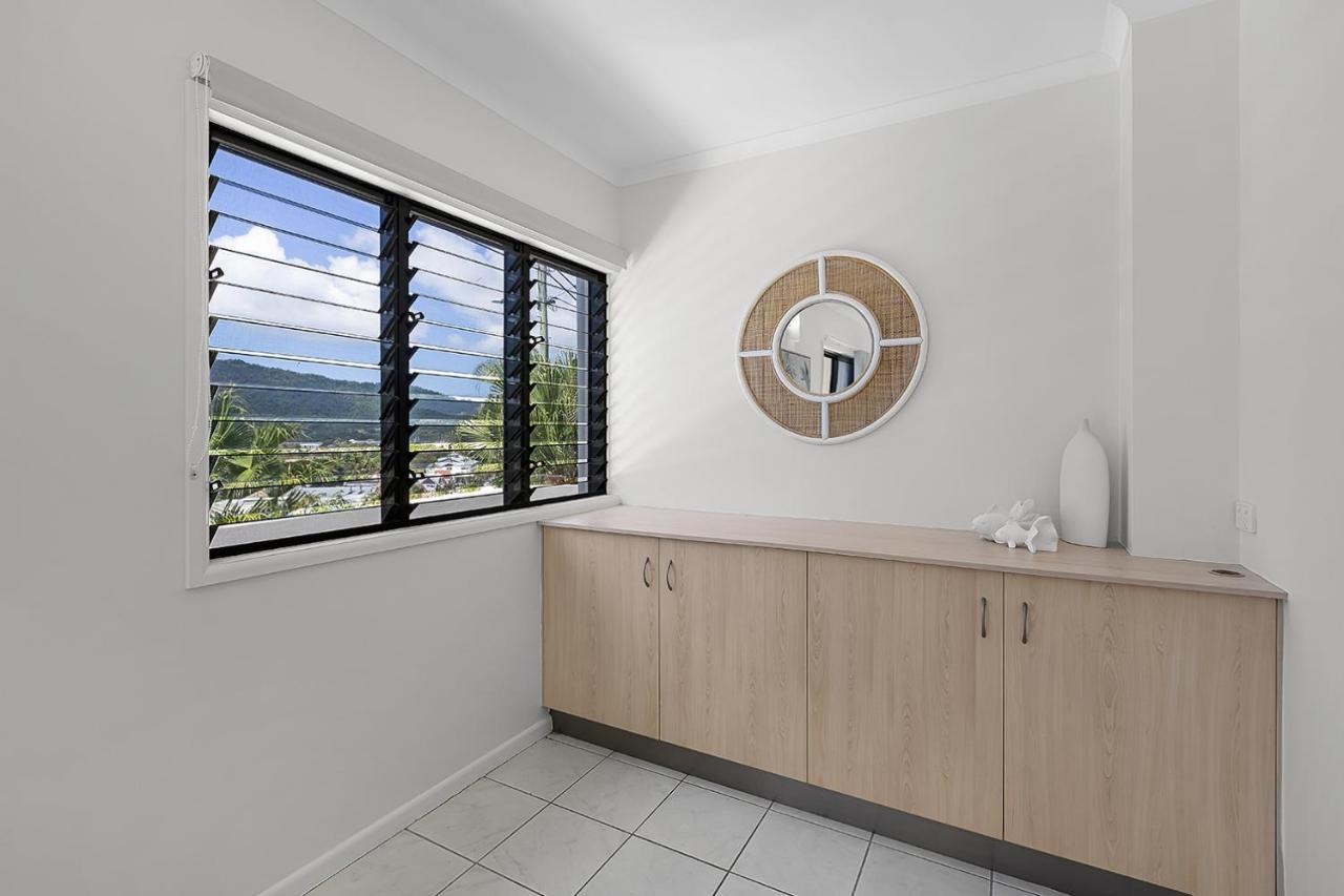 Airlie Views * Airlie Beach