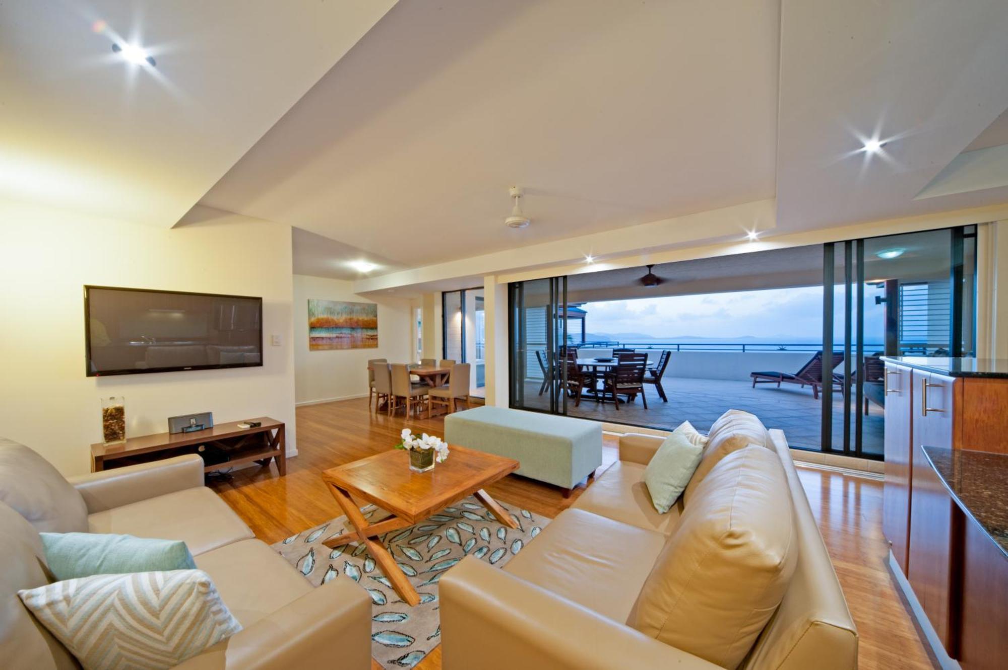 Pinnacles Apartment