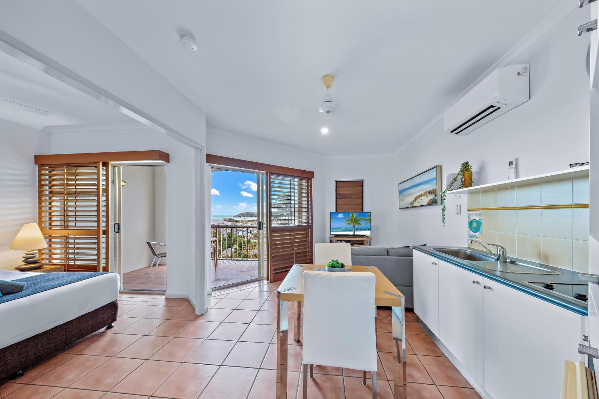 Apartment Haven 17b Ocean View Airlie Beach