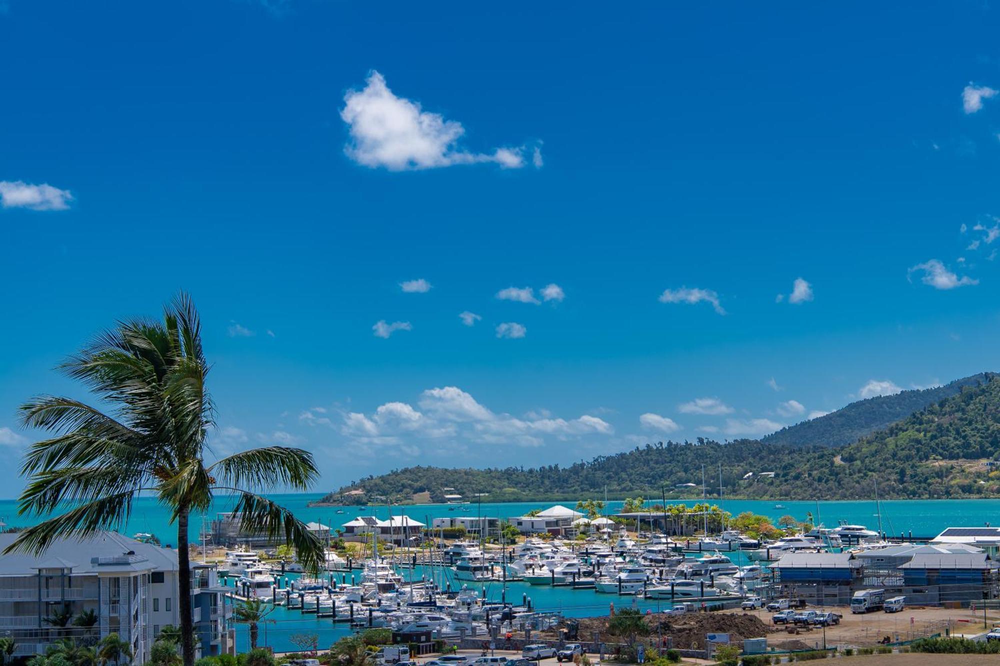 Haven 17b Ocean View Apartment Airlie Beach