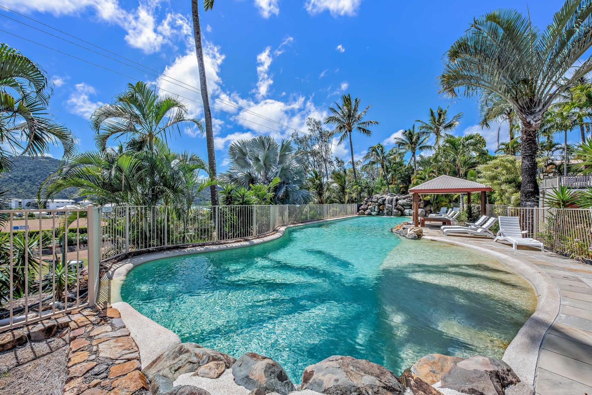 Apartment Haven 17b Ocean View Airlie Beach