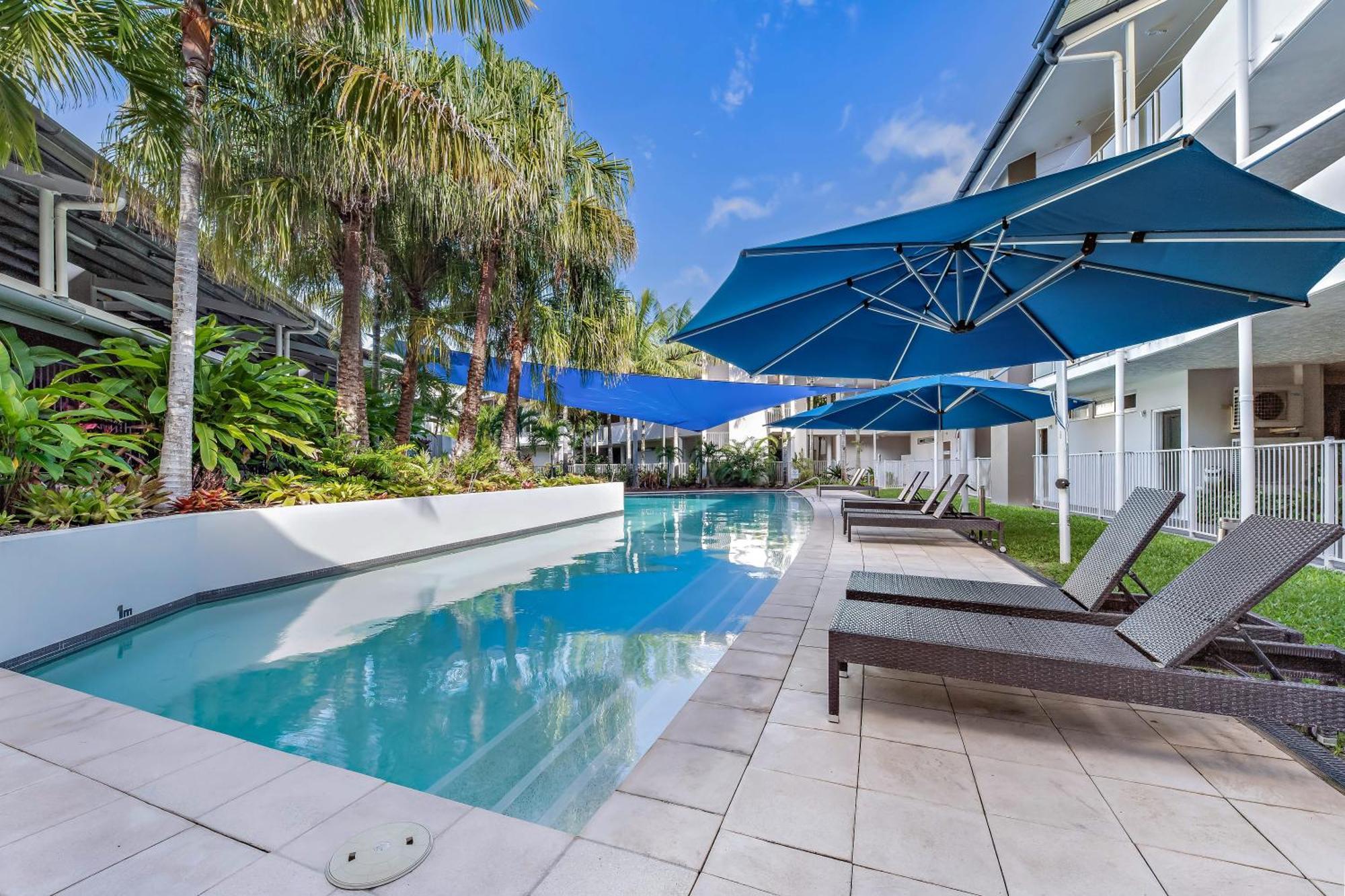 By The Sea Shore With Pool Apartment *