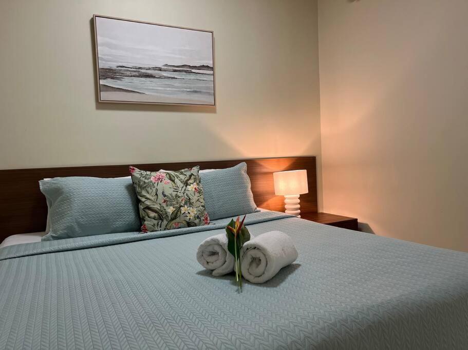 Whitsundays Ocean & Rainforest Views Airlie Apartamento *