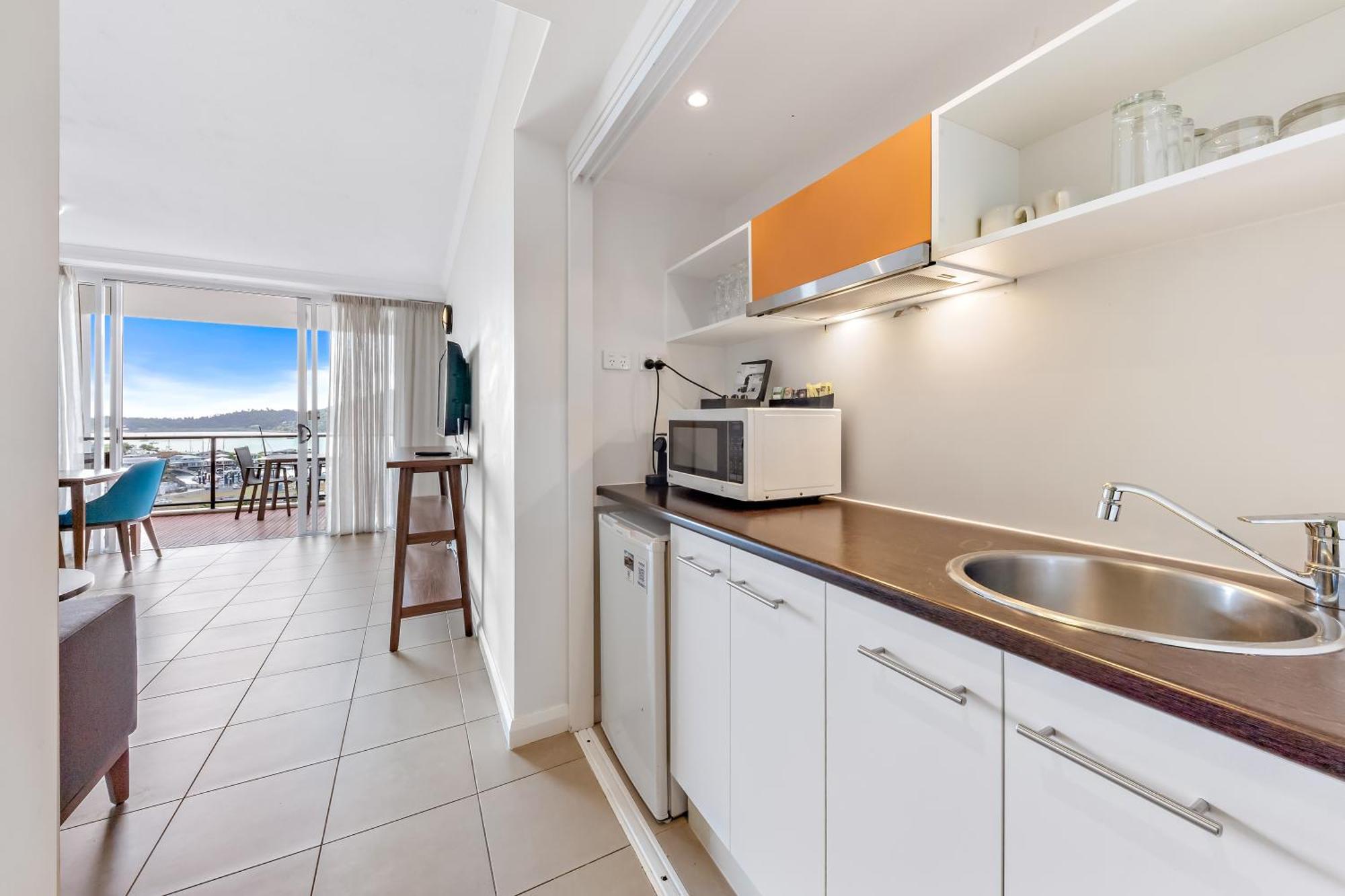 Harbour View King With 1511 * Airlie Beach
