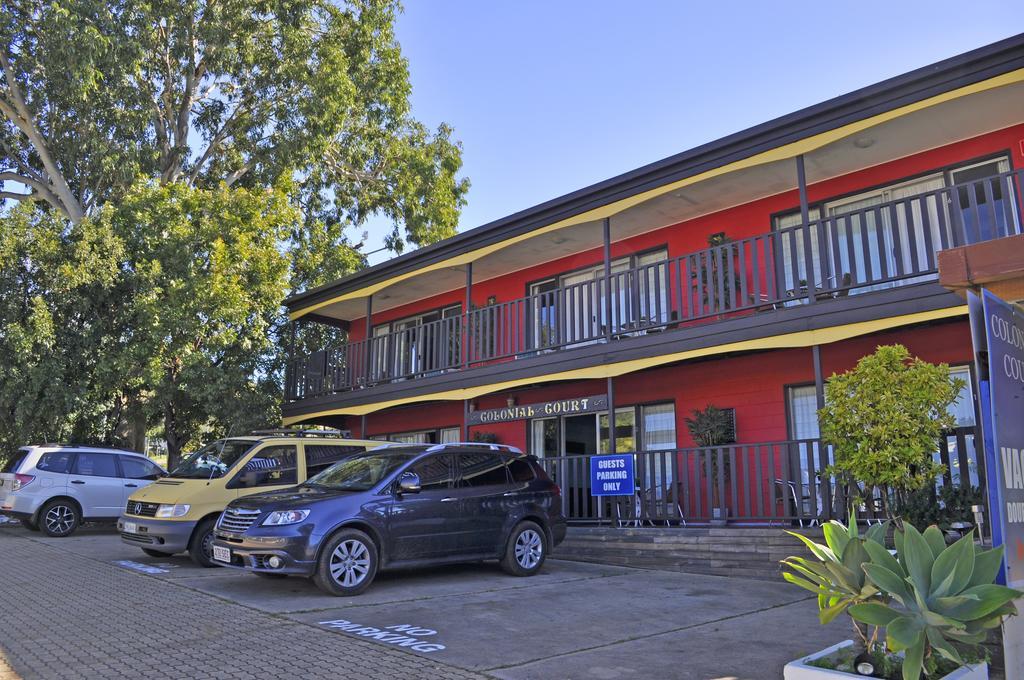Colonial Court Beachfront &