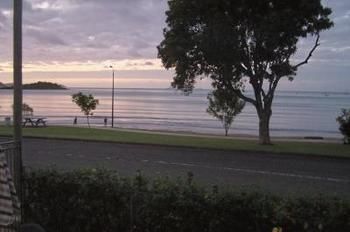 Whitsunday Waterfront Aparthotel