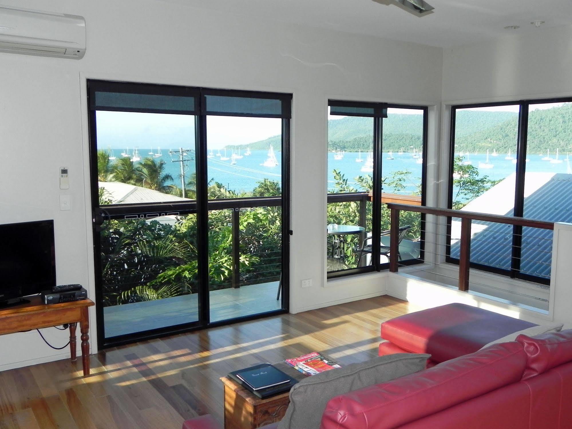 Acomodação com café da manhã  Airlie Waterfront Airlie Beach