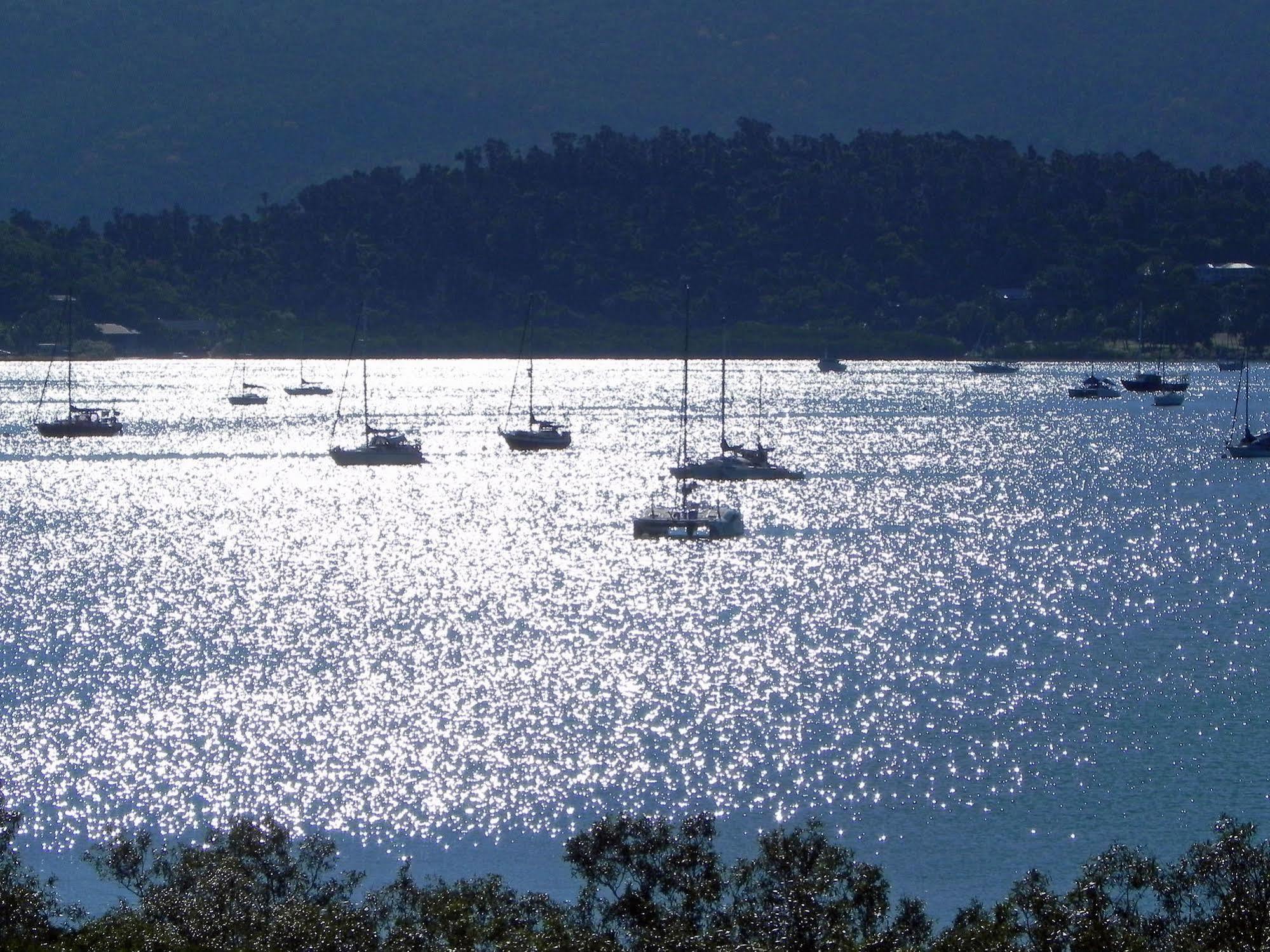 Airlie Waterfront Acomodação com café da manhã  4*