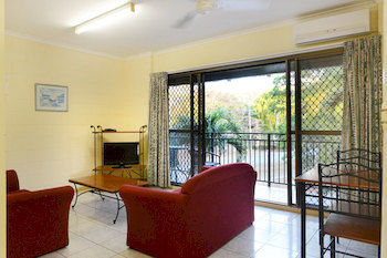 Whitsunday Waterfront Aparthotel 3*