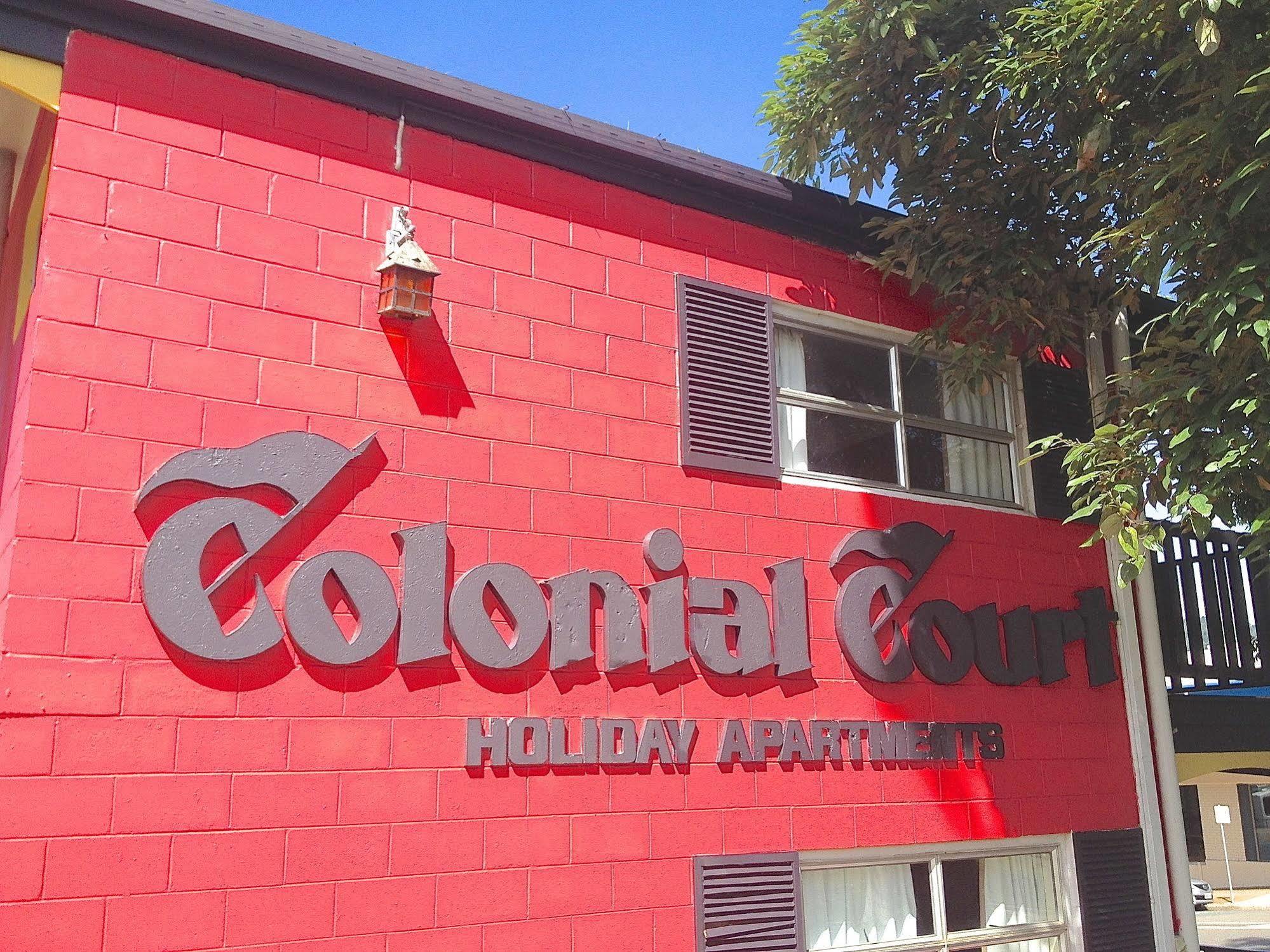 Colonial Court Beachfront & Motel Airlie Beach