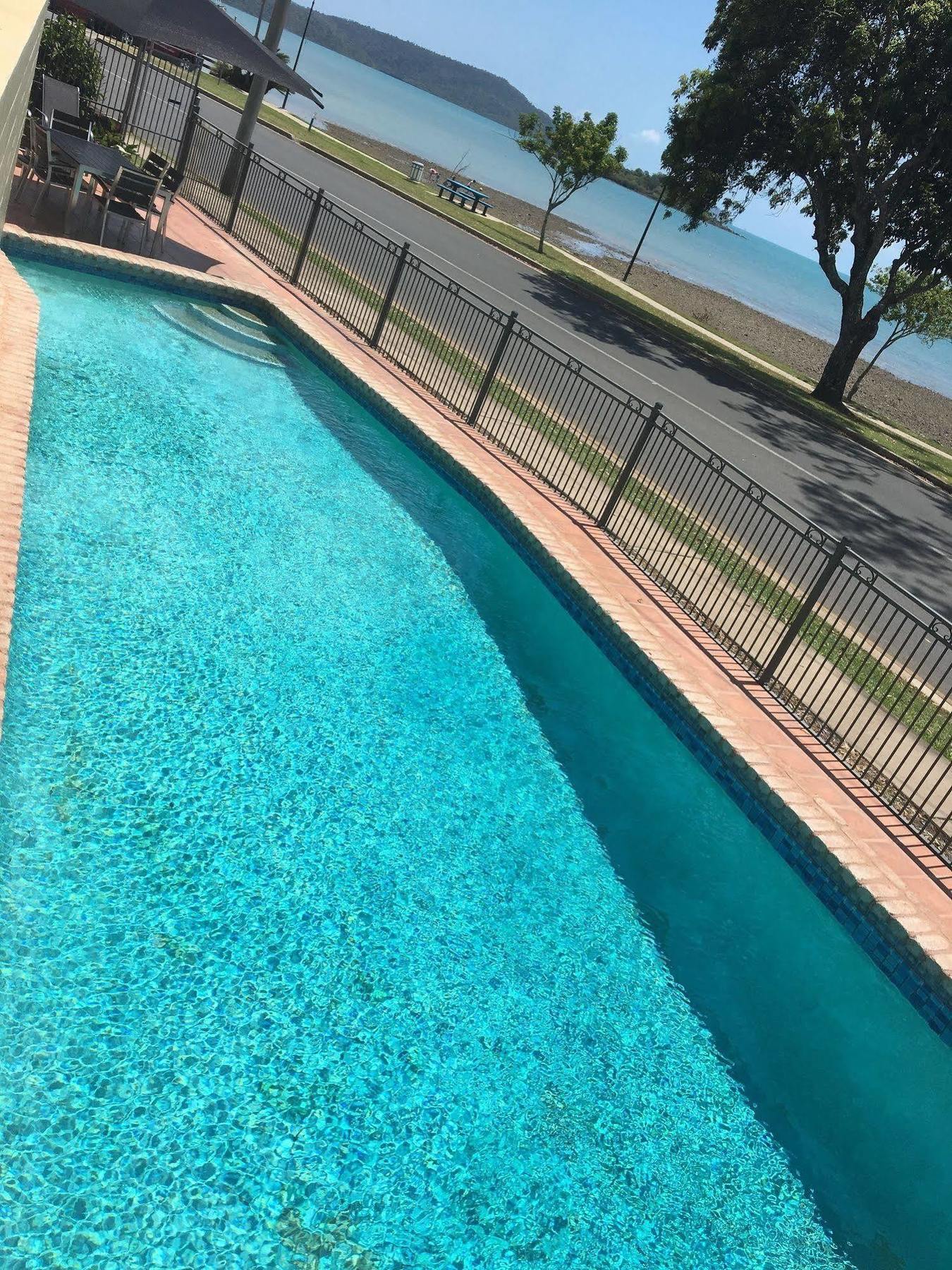 Whitsunday Waterfront Aparthotel 3*