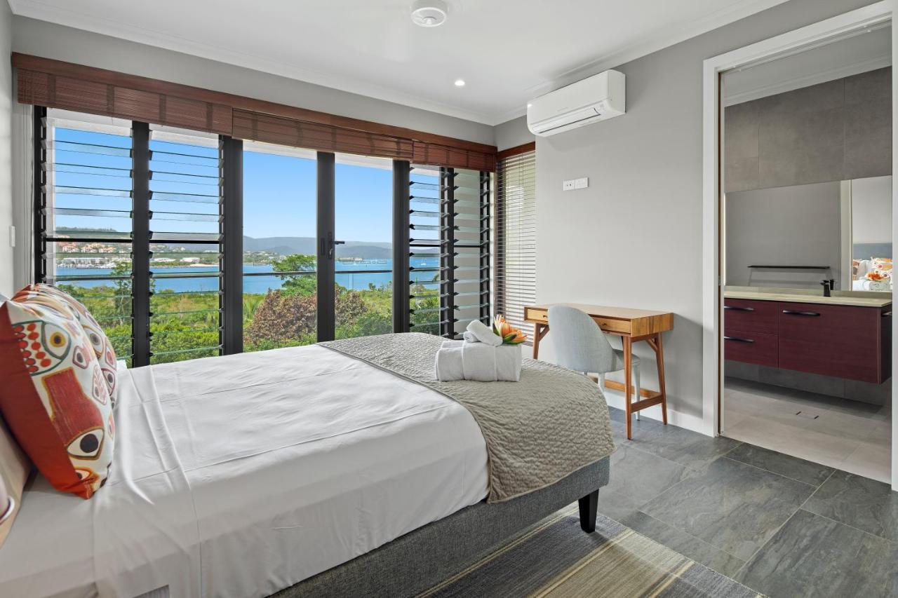 Mandalay Luxury Retreat * Airlie Beach