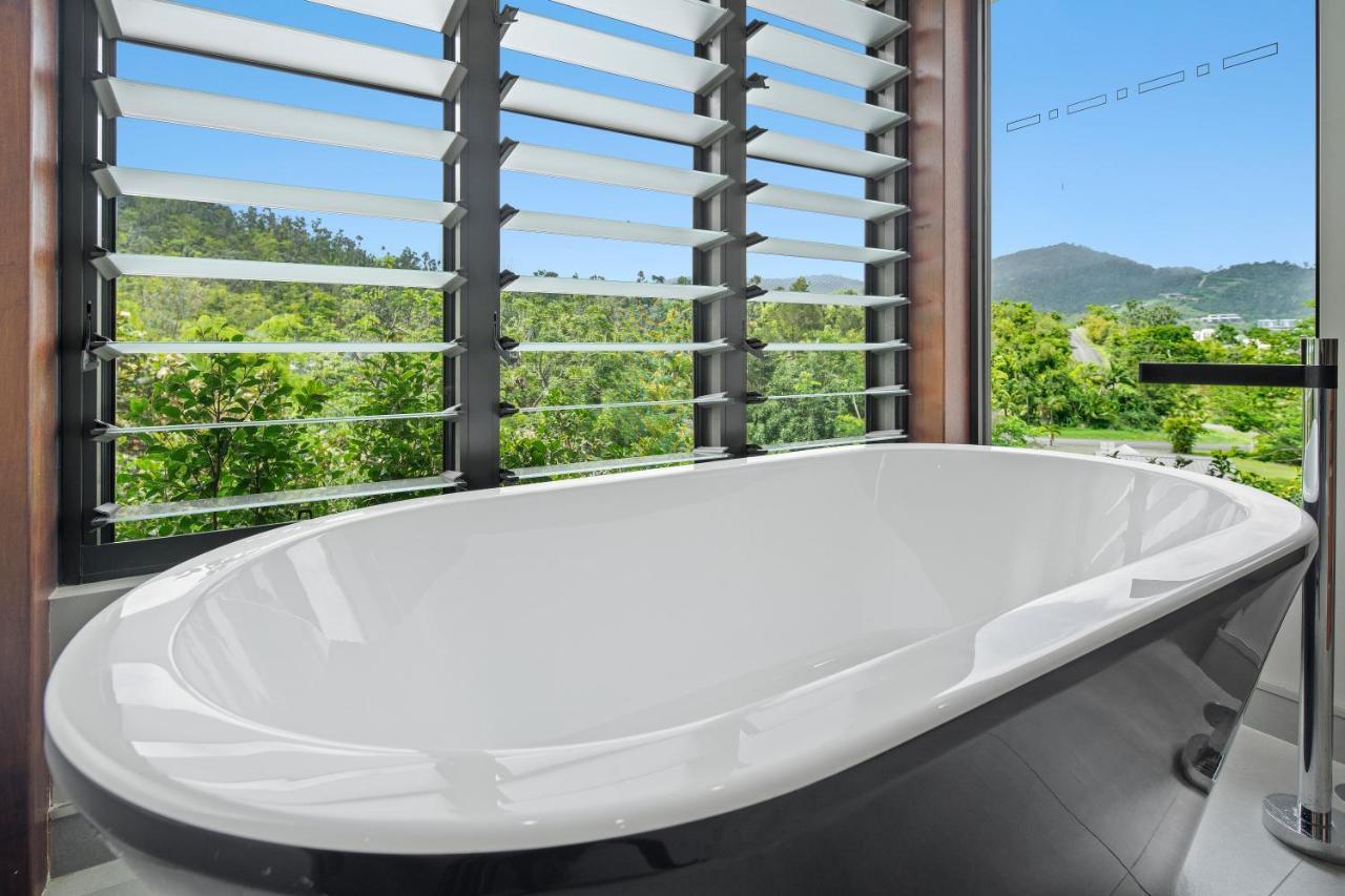 Mandalay Luxury Retreat * Airlie Beach