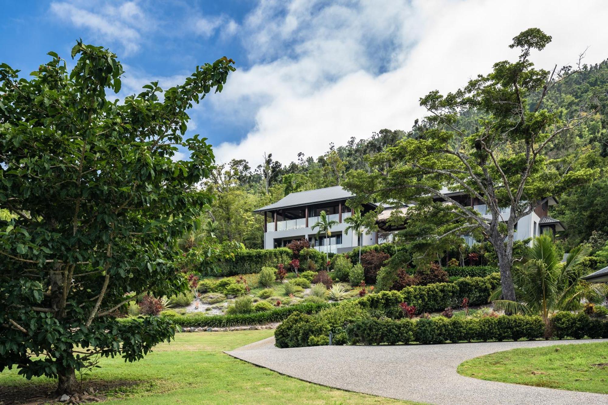 Holiday home Mandalay Luxury Retreat Airlie Beach