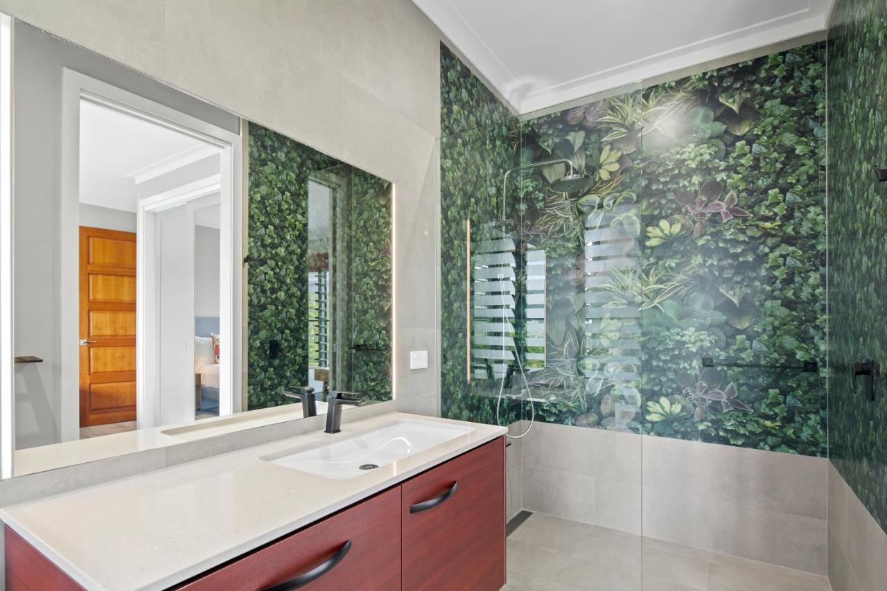 Mandalay Luxury Retreat * Airlie Beach