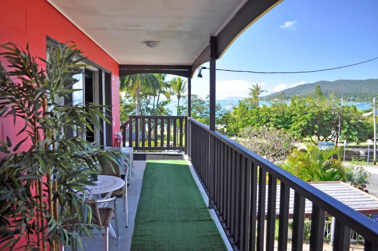 Motel Colonial Court Beachfront & 3*