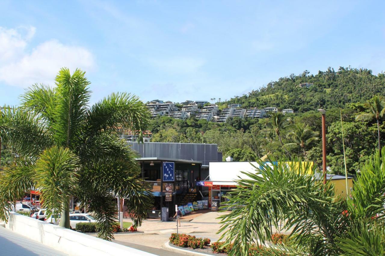 Colonial Court Beachfront & Airlie Beach