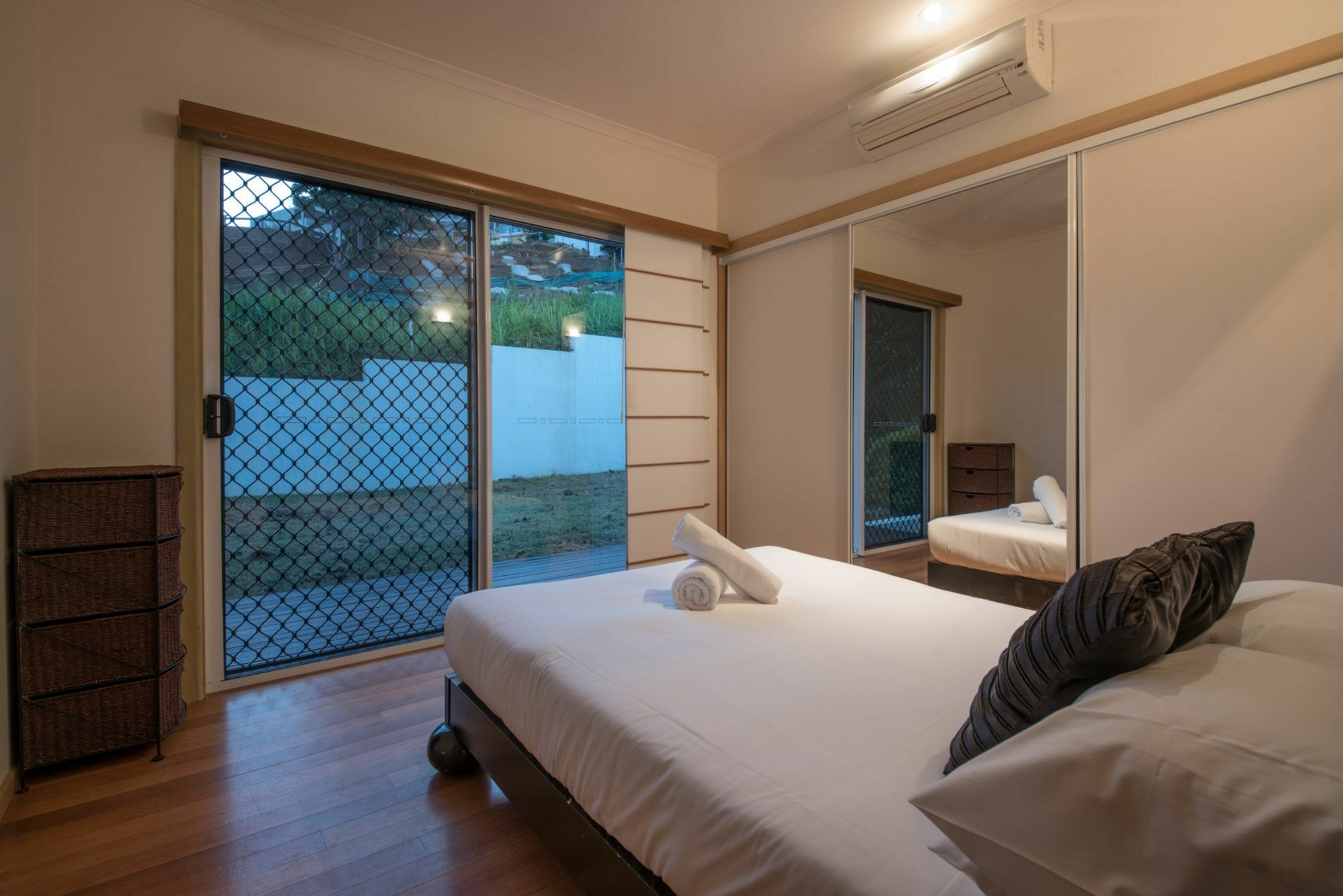 Bella Vista Pets Welcome Call Prior To Booking * Airlie Beach