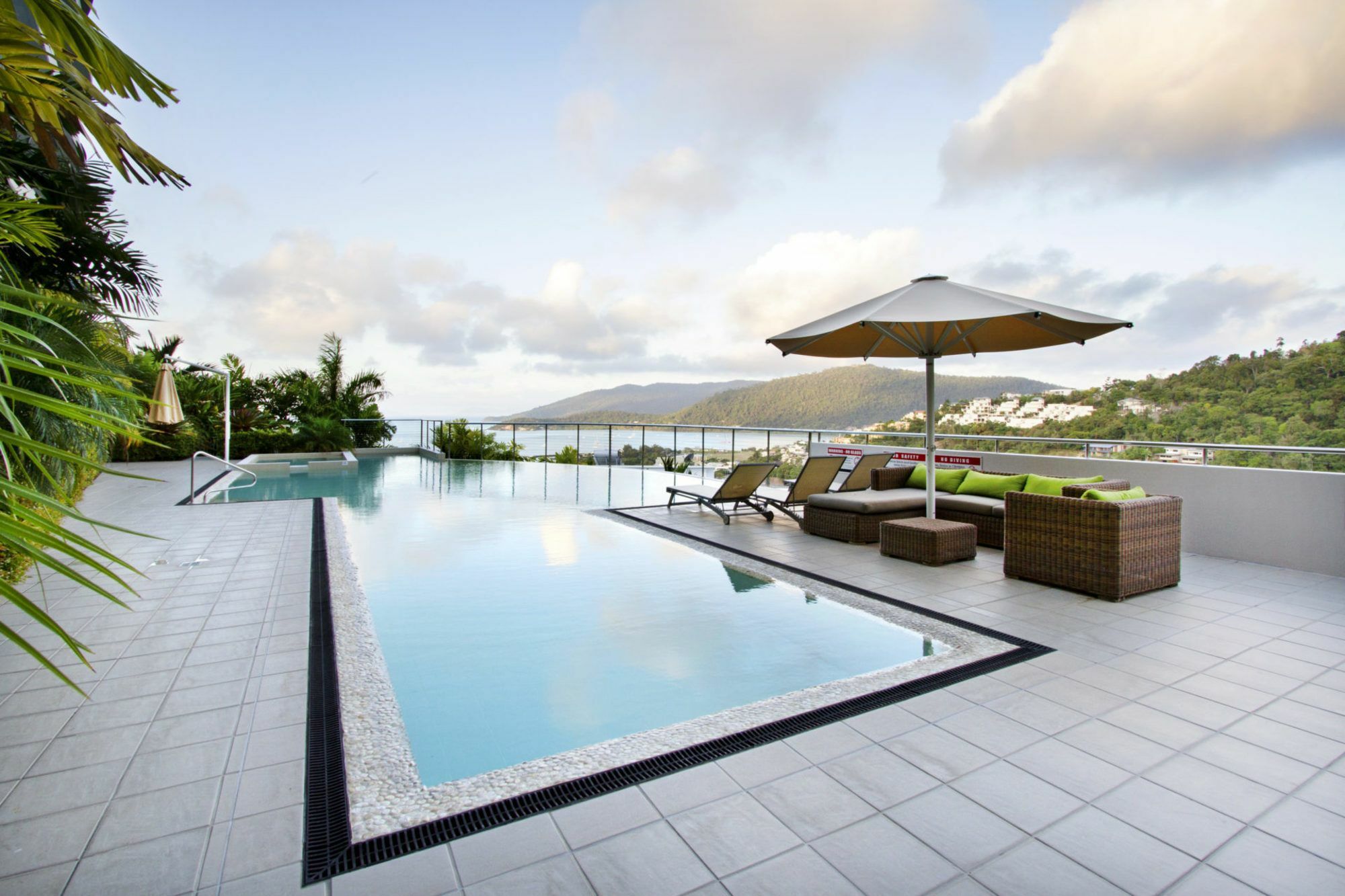 Serenity Views - Airlie