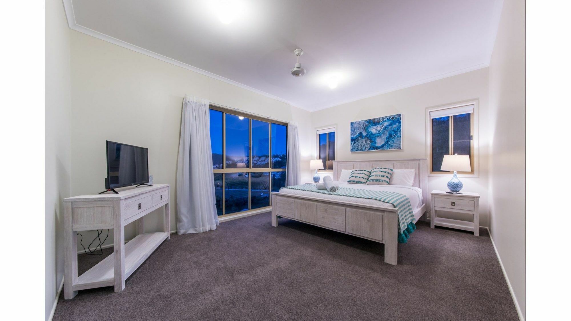 The Power House - Airlie Holiday home