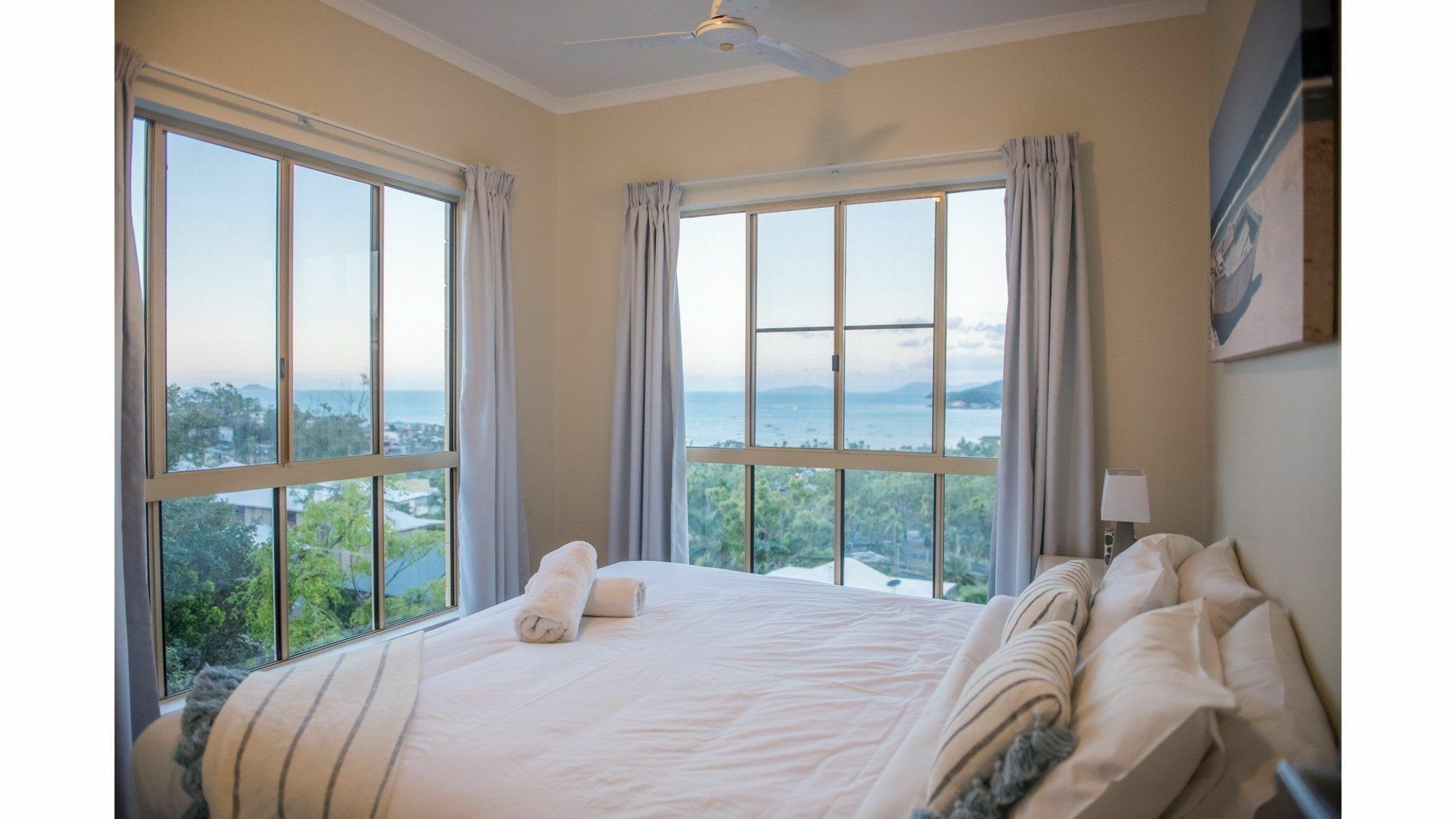 Holiday home The Power House - Airlie *