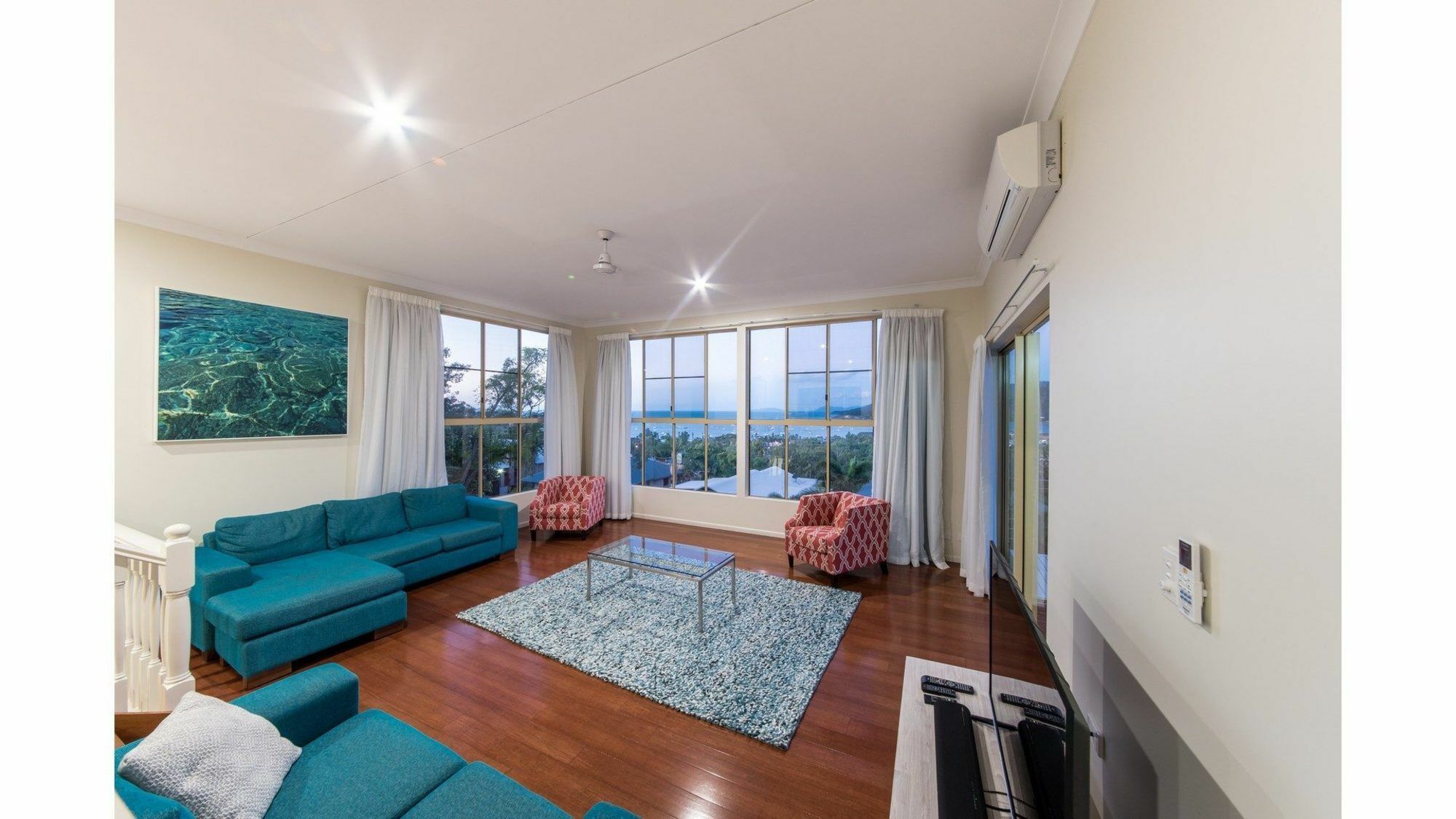 The Power House - Airlie * Airlie Beach