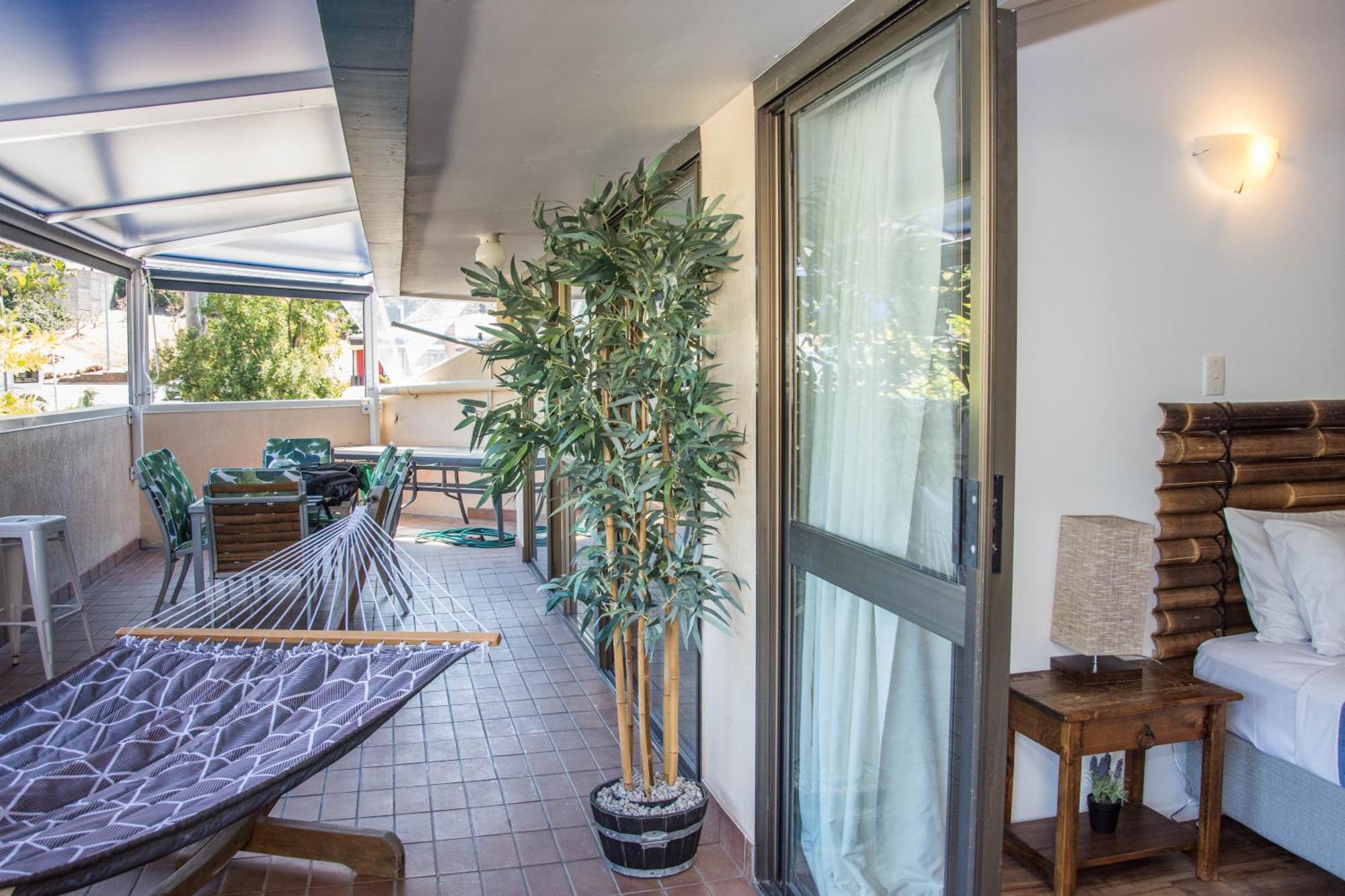 Colonial Court Beachfront & Motel Airlie Beach