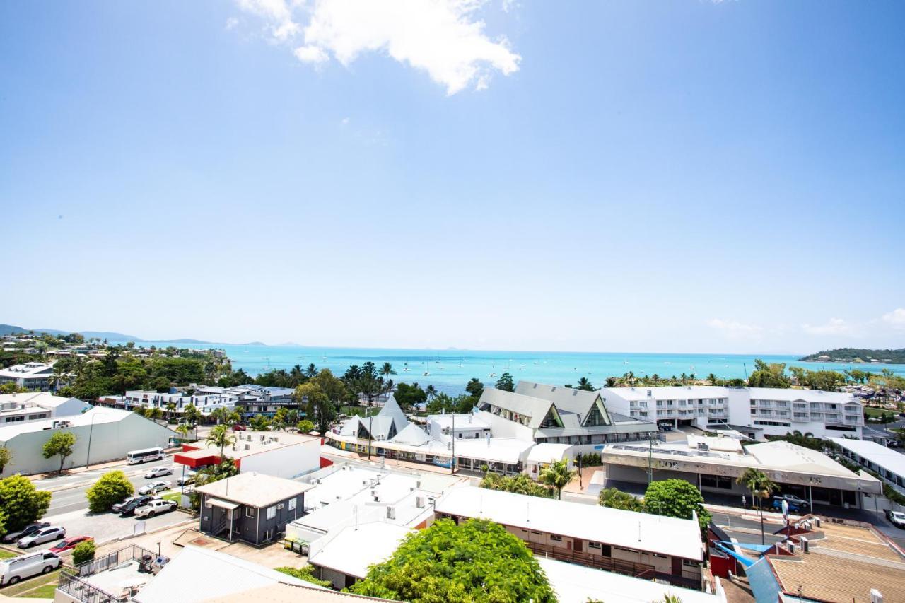 Ocean Views 10 * Airlie Beach