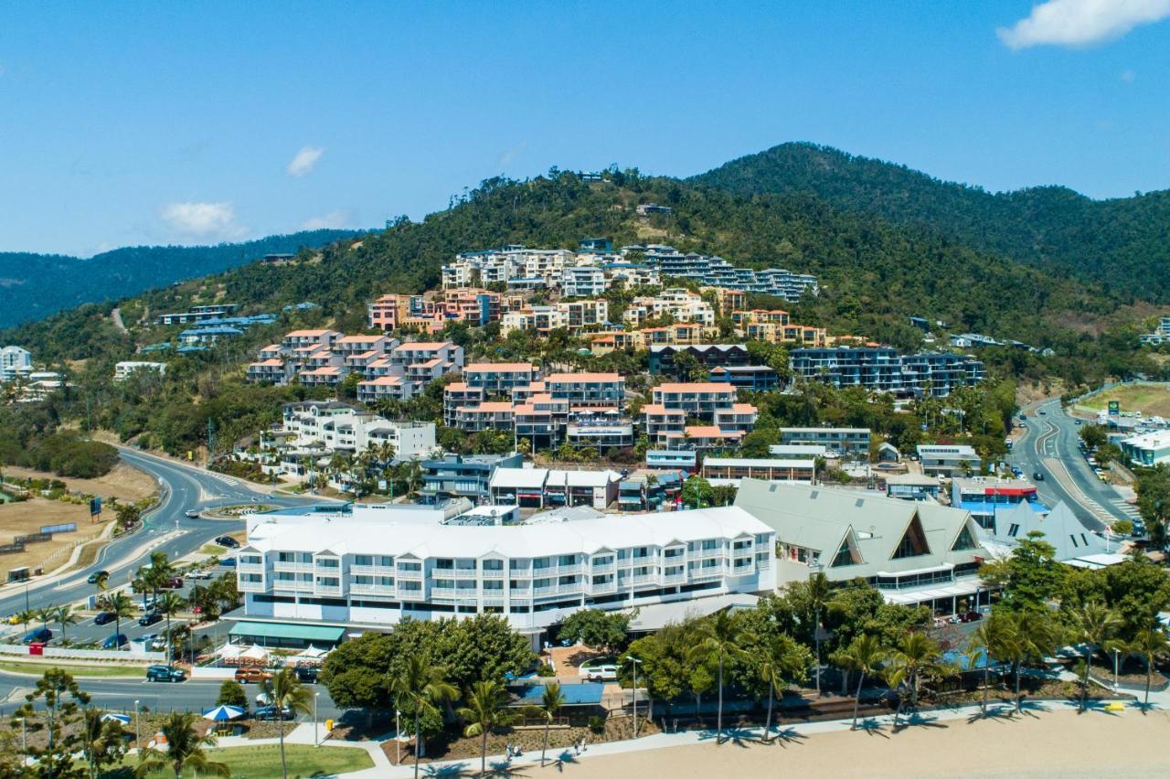 Ocean Views 10 *